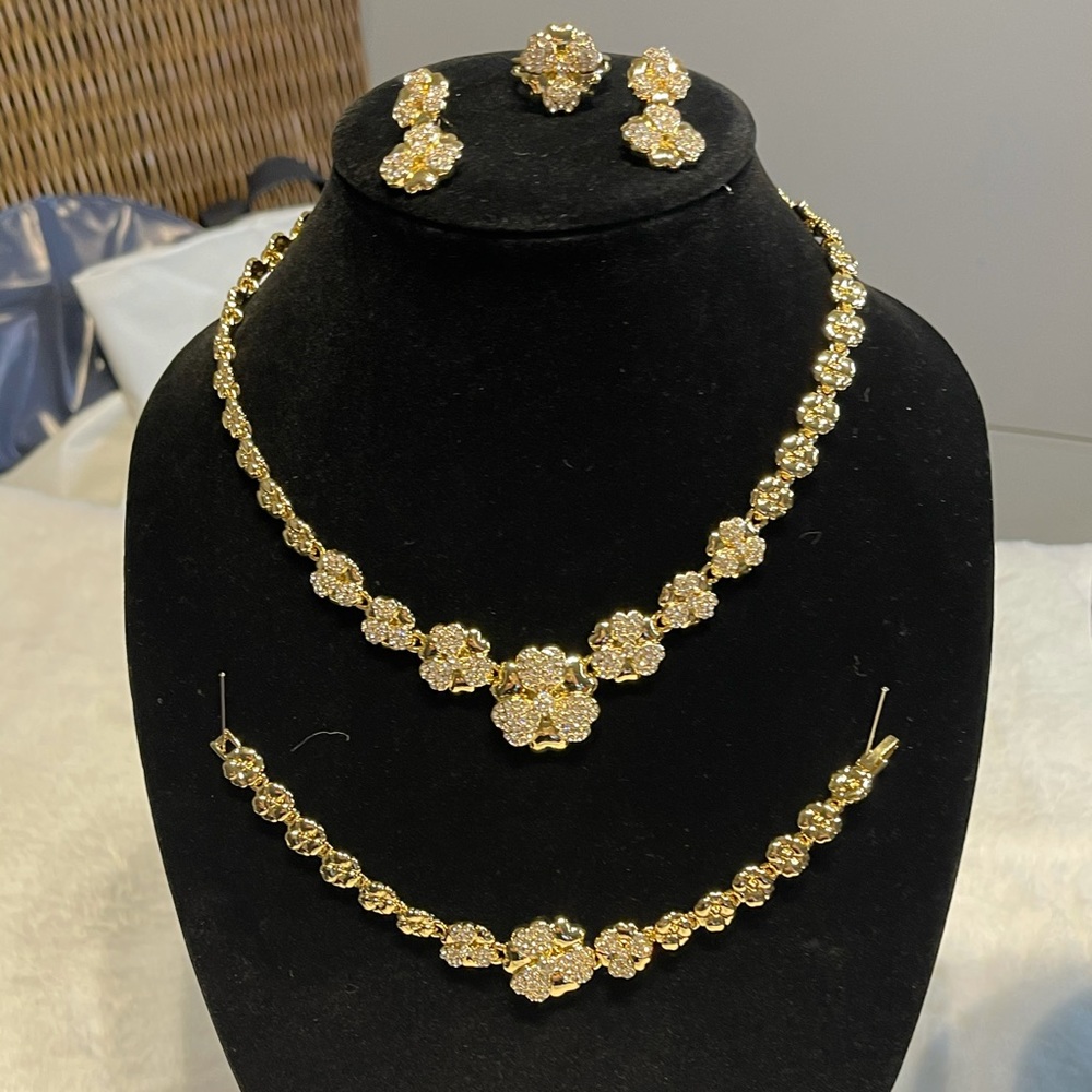 Beautiful Gold Flower set